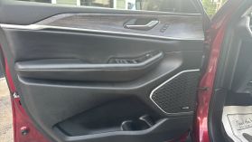 2022 Jeep Grand Cherokee - Image 35