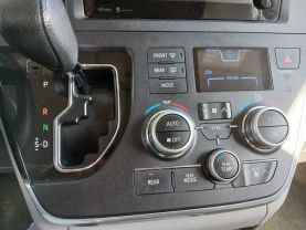 2015 TOYOTA SIENNA