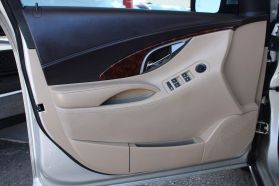 2013 Buick Lacrosse - Image 19