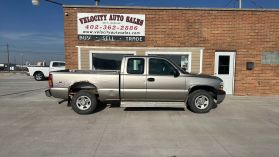 2002 CHEVROLET SILVERADO 1500 EXTENDED CAB PICKUP V8, 4.8 LITER SHORT BED