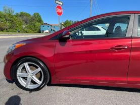 2013 Hyundai Elantra - Image 2
