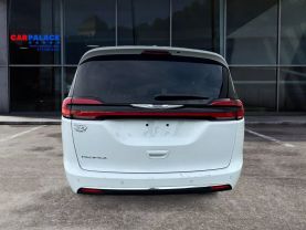 2022 Chrysler Pacifica Touring L Van 4d - Image 4