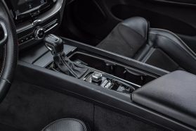 2019 VOLVO XC60 SUV 4-CYL, DRIVE-E, TURBO, 2.0 LITER T5 R-DESIGN SPORT UTILITY 4D