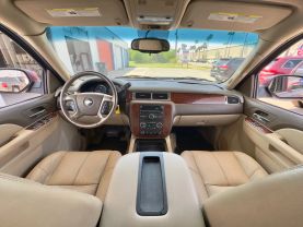 2010 CHEVROLET SUBURBAN 1500 SUV V8, FLEX FUEL, 5.3 LITER LT SPORT UTILITY 4D