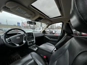 2010 Mercury Mountaineer - Image 2