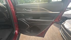 2022 Jeep Grand Cherokee - Image 24