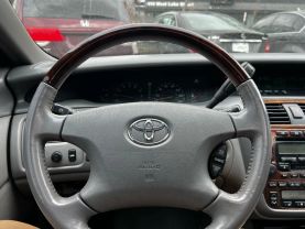 2003 Toyota Avalon - Image 10