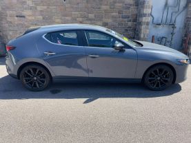 2022 MAZDA MAZDA3 HATCHBACK 4-CYL, SKYACTIV-G, 2.5 LITER CARBON EDITION HATCHBACK 4D - Gesner Auto Inc in Taunton, MA, 41.88613, -71.14527