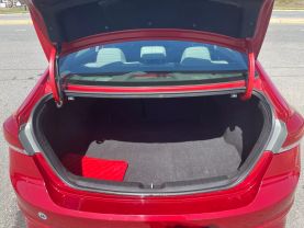 2017 Hyundai Elantra - Image 28