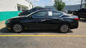 2024 Nissan Altima - Image 4