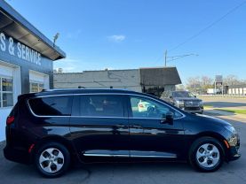 2017 CHRYSLER PACIFICA VAN V6, 3.6 LITER TOURING-L PLUS MINIVAN 4D
