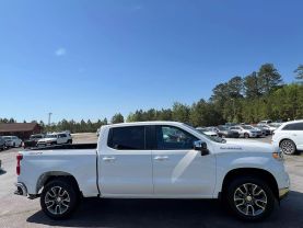 2022 Chevrolet Silverado 1500 Crew Cab Lt Pickup 4d 5 3/4 Ft - Image 9