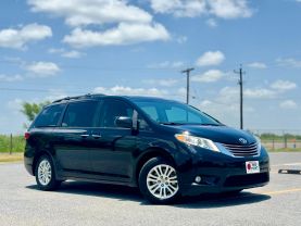 2017 TOYOTA SIENNA PASSENGER V6, 3.5 LITER XLE PREMIUM MINIVAN 4D
