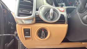 2017 PORSCHE CAYENNE