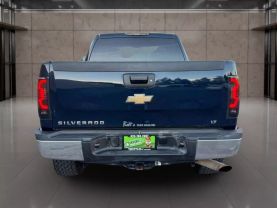 2007 CHEVROLET SILVERADO 2500 HD CREW CAB PICKUP V8, 6.0 LITER LT PICKUP 4D 6 1/2 FT