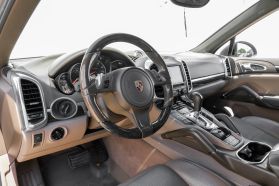 2013 Porsche Cayenne - Image 3