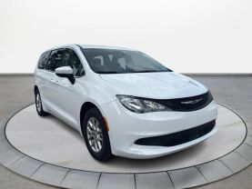 2023 CHRYSLER VOYAGER