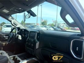 2019 Chevrolet Silverado 1500 Crew Cab - Image 11