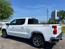 2022 Chevrolet Silverado 1500 Crew Cab Lt Pickup 4d 5 3/4 Ft - Image 4