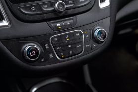 2020 Chevrolet Malibu - Image 30