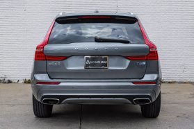 2019 VOLVO XC60 SUV 4-CYL, DRIVE-E, TURBO, 2.0 LITER T5 R-DESIGN SPORT UTILITY 4D