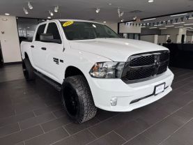 2019 RAM 1500 CLASSIC CREW CAB PICKUP V8, HEMI, 5.7 LITER TRADESMAN PICKUP 4D 5 1/2 FT