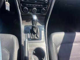 2016 Volkswagen Passat - Image 14