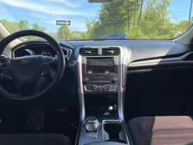 2019 Ford Fusion - Image 25