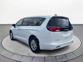2023 CHRYSLER VOYAGER