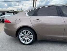 2017 Jaguar Xf - Image 11