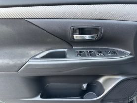 2016 Mitsubishi Outlander Es Sport Utility 4d - Image 17