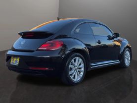 2017 VOLKSWAGEN BEETLE HATCHBACK 4-CYL, TURBO, 1.8 LITER 1.8T CLASSIC HATCHBACK 2D