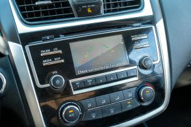 2018 Nissan Altima - Image 25