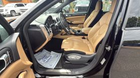 2017 PORSCHE CAYENNE