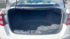 2015 Ford Taurus - Image 28