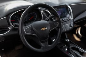 2020 Chevrolet Malibu - Image 19