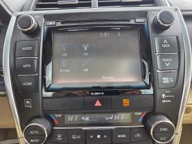 2016 Toyota Camry Hybrid - Image 26