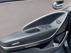 2014 Hyundai Santa Fe - Image 16