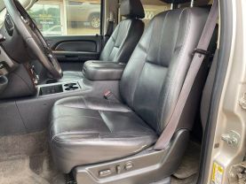 2009 CHEVROLET SUBURBAN 1500 SUV V8, FLEX FUEL, 5.3 LITER LT SPORT UTILITY 4D