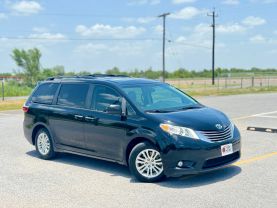 2017 TOYOTA SIENNA PASSENGER V6, 3.5 LITER XLE PREMIUM MINIVAN 4D