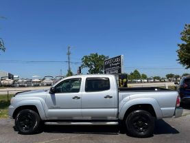2013 Toyota Tacoma Double Cab Pickup 4d 5 Ft - Image 3