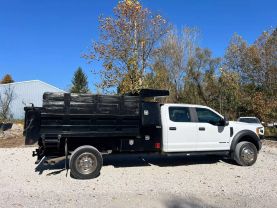 2018 FORD F550 SUPER DUTY CREW CAB & CHASSIS CAB_CHASSIS V8, TURBO DIESEL, 6.7 LITER XL CAB & CHASSIS 4D at T&T Repairables - used car dealership in Spencer, Indiana.