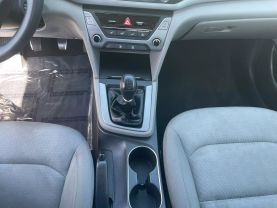 2017 Hyundai Elantra - Image 22