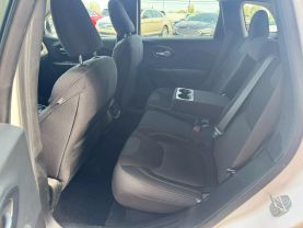 2015 JEEP CHEROKEE SUV 4-CYL, PZEV, 2.4 LITER LATITUDE SPORT UTILITY 4D