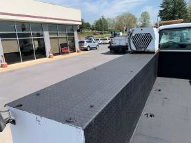 2004 FORD F-650 SUPER DUTY NON CDL MECHANIC CRANE TRUCK 7,500 LBS IMT CRANE MECHANIC CRANE TRUCK 7.2L L6 DIESEL F650 REGULAR CAB - Eddies Auto Sales