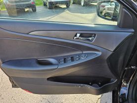 2011 HYUNDAI SONATA