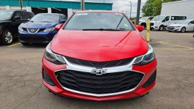 2019 Chevrolet Cruze - Image 2