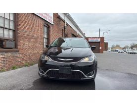 2017 CHRYSLER PACIFICA VAN V6, 3.6 LITER TOURING-L MINIVAN 4D
