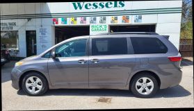 2015 Toyota Sienna Le Minivan 4d - Image 1