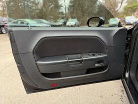 2013 DODGE CHALLENGER COUPE V6, 3.6 LITER SXT COUPE 2D